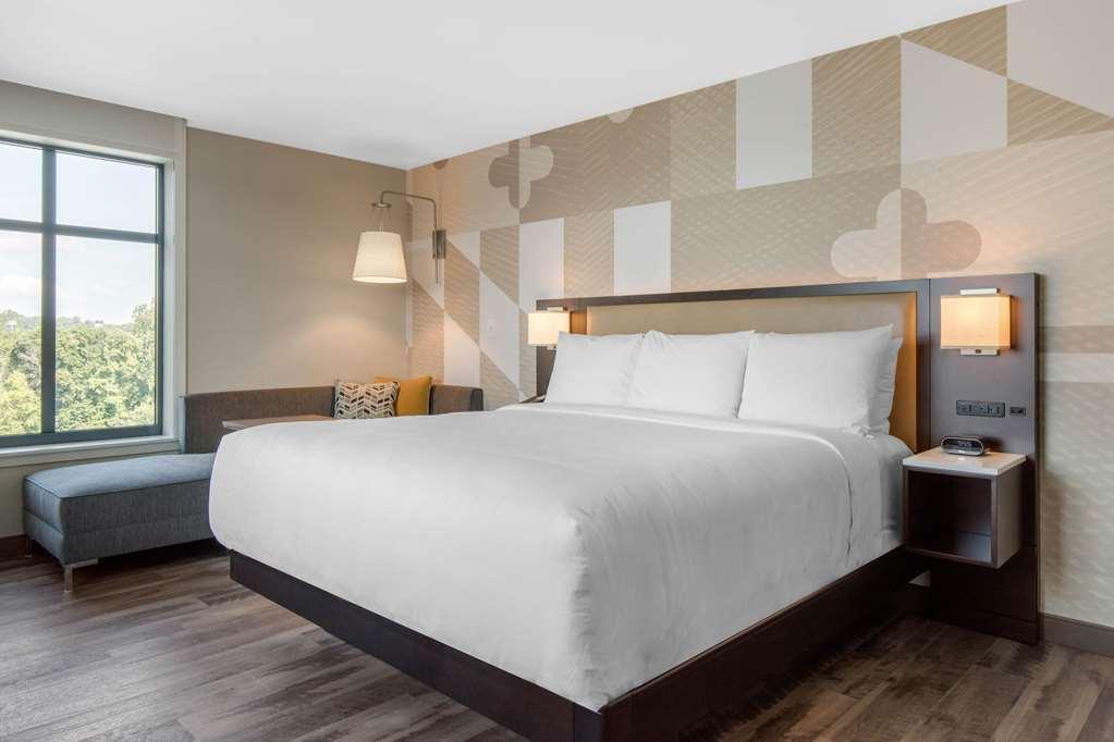 Cambria Hotel College Park Room photo